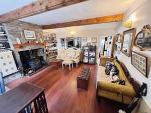 Lounge- click for photo gallery